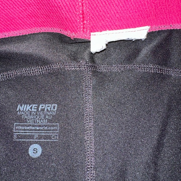 Lot of 4 women’s Nike Pro shorts - Picture 2 of 16